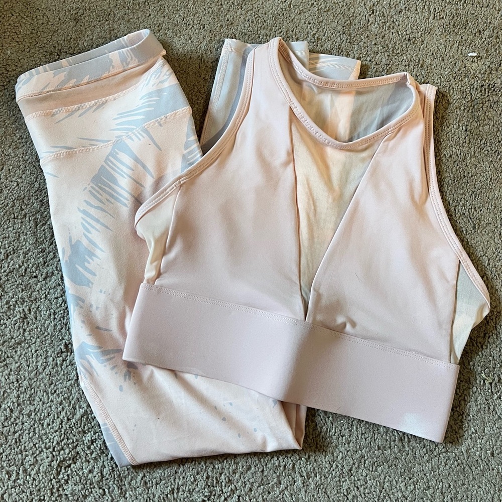 Small pink Fabletics set